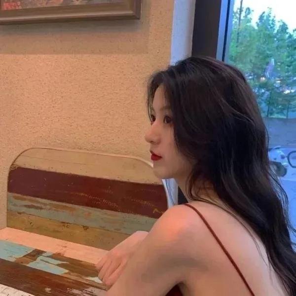 女摄青鬼游埠